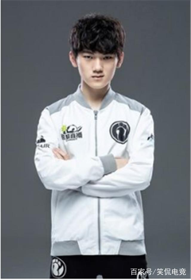 36岁17天，佩里西奇是欧冠淘汰赛两回合中进球年龄最大的球员