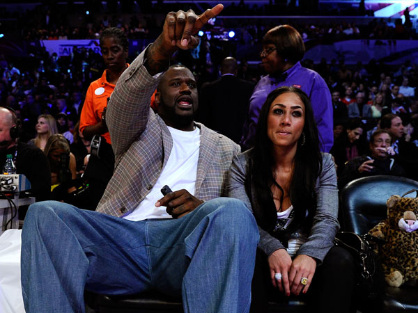 [中超]上海申花战胜深圳新鹏城 升至第二位